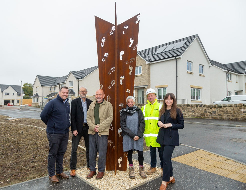 New sculpture bridges medieval history and modern living at Dunfermline housing development