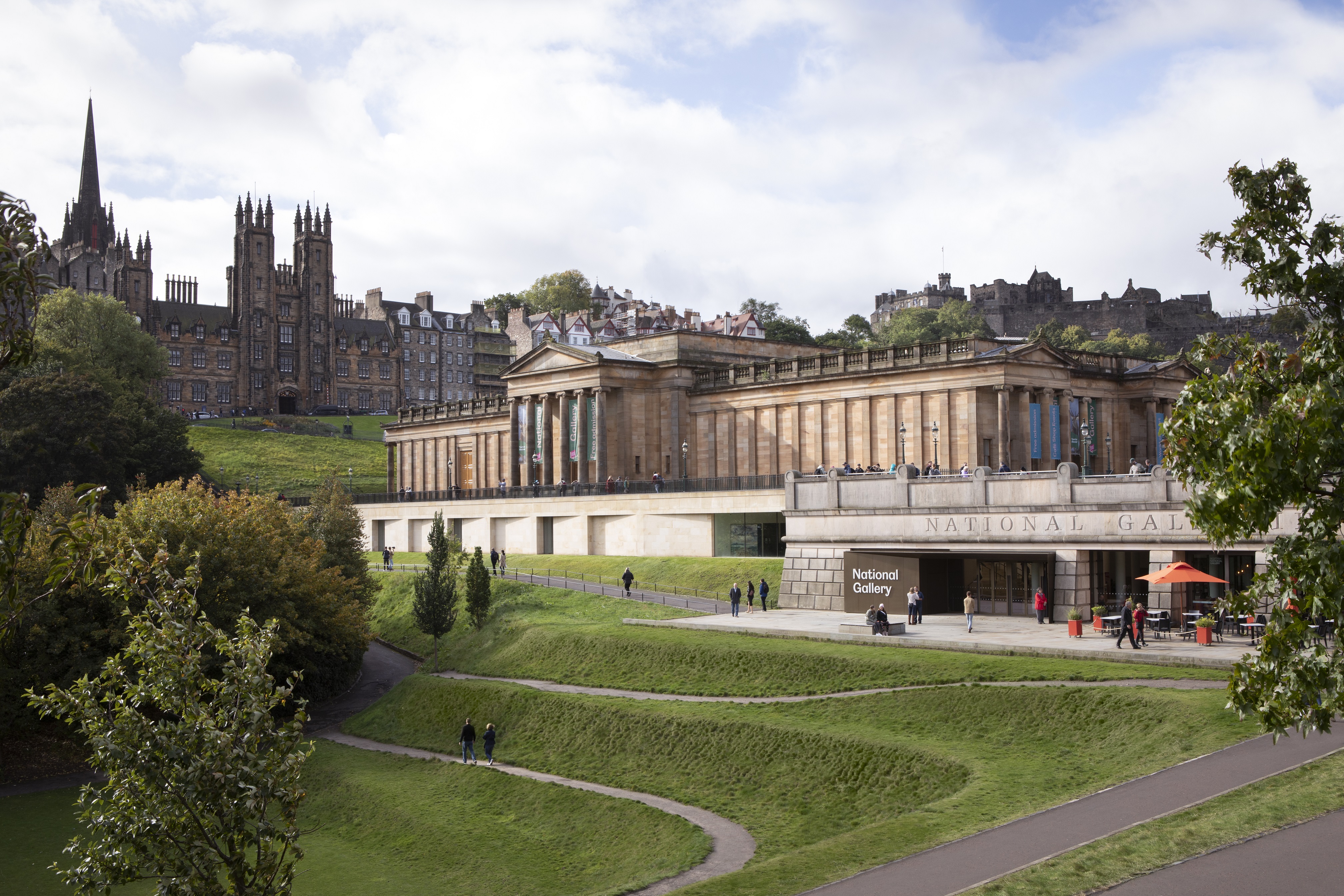 Robertson Facilities Management secures major galleries contract