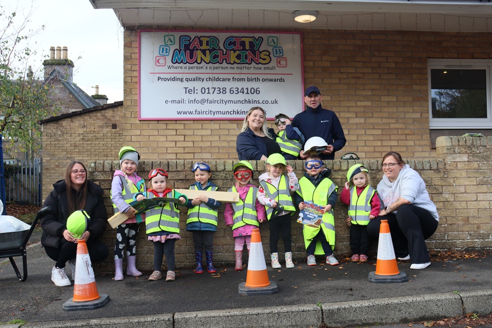 Persimmon lends hand to construction of play area at Perth nursery