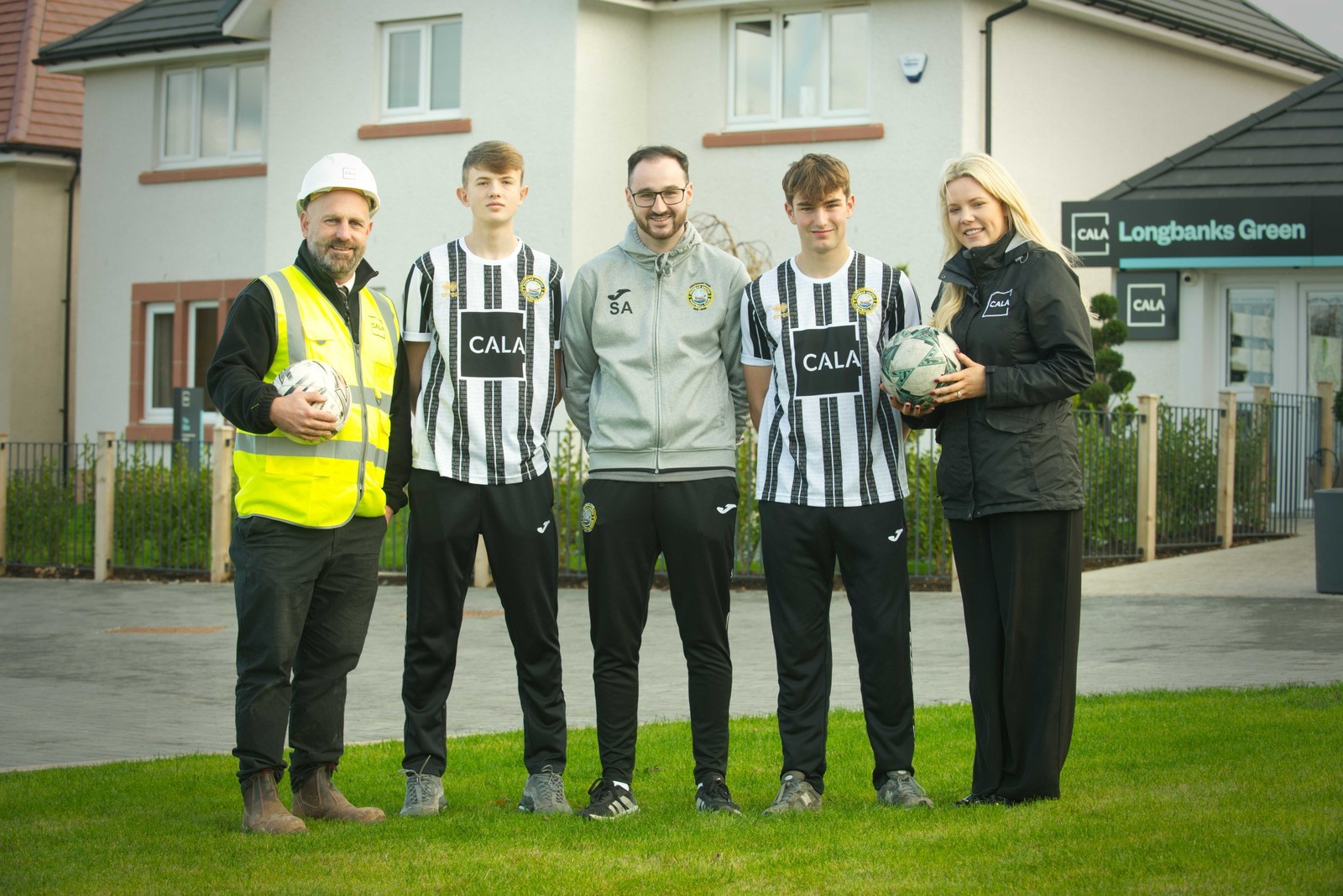 Dunbar youth football team scores kit support from Cala Homes