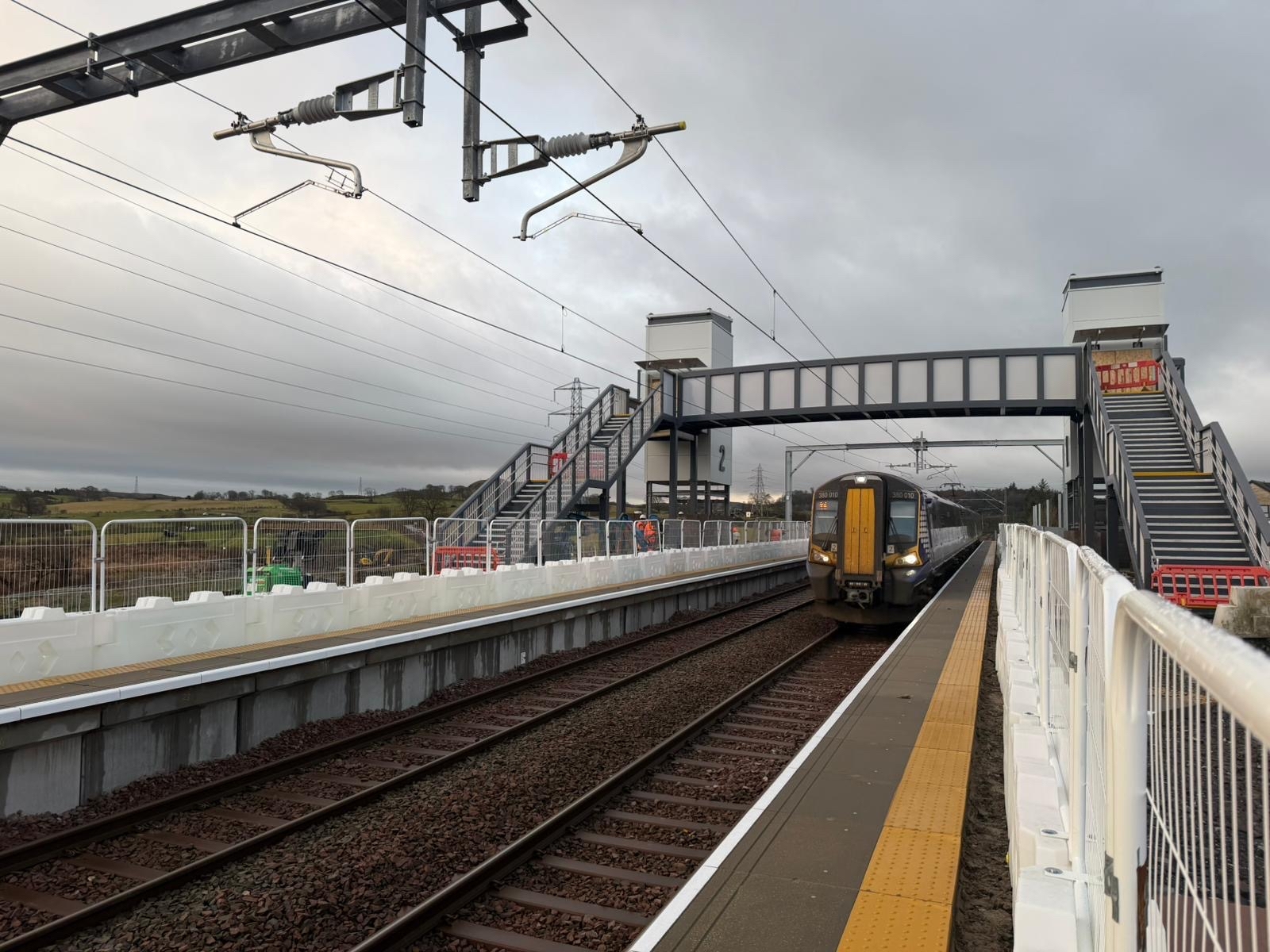 Footbridge and lifts installed at new Balgray station