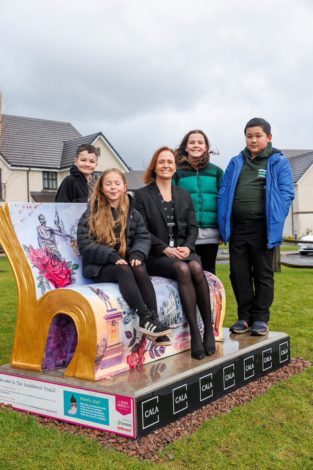 Cala installs book bench in Milltimber following charity auction bid