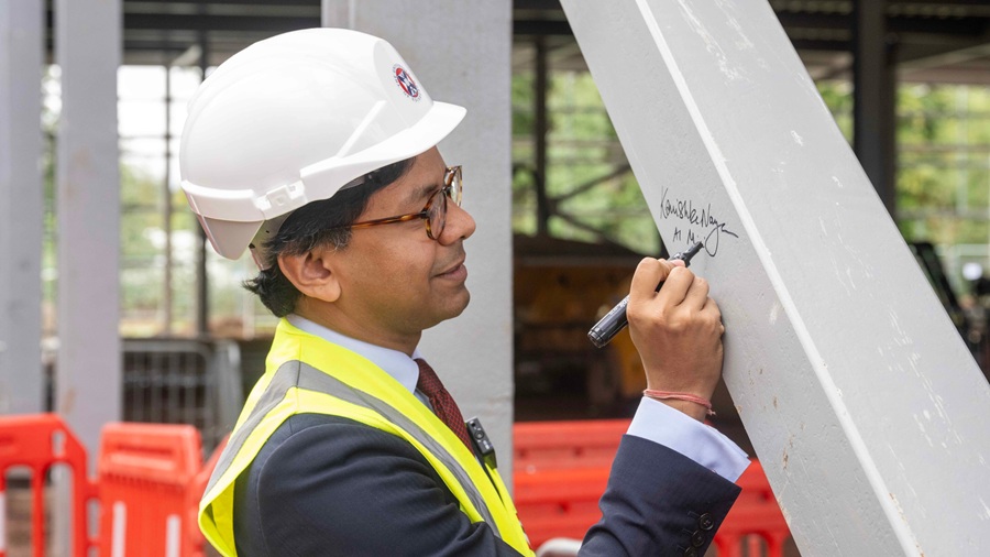 UK AI minister marks milestone on Edinburgh supercomputer build