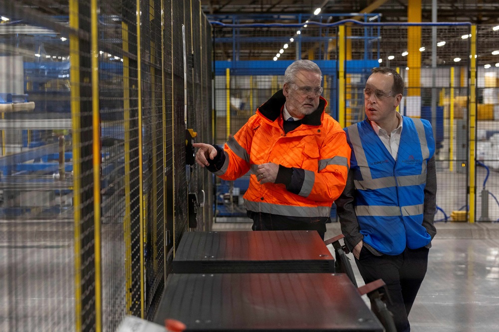 Irish housing minister visits Irvine timber facility