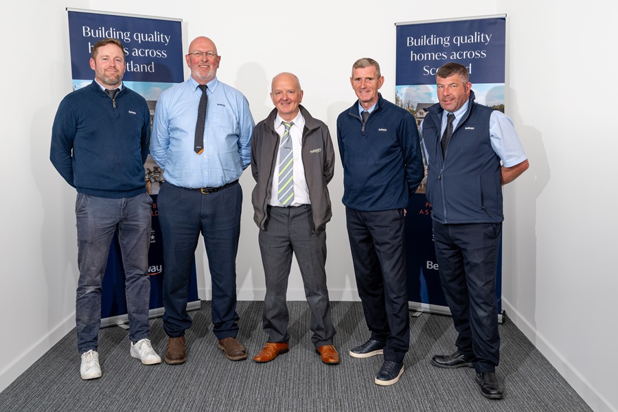 Bellway site managers recognised for commitment to quality