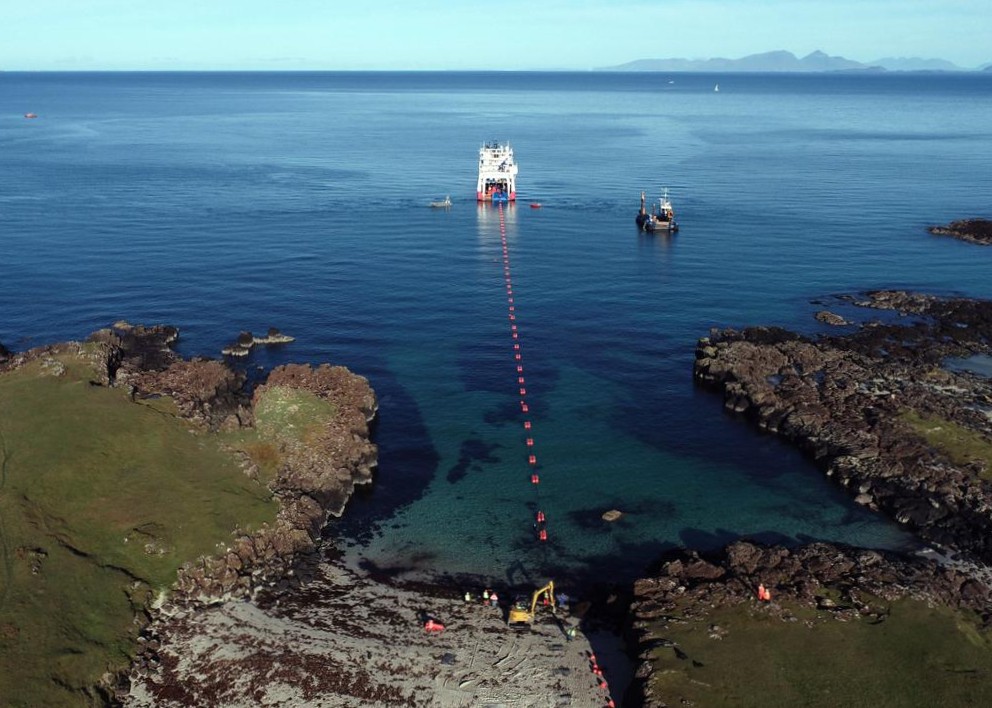 Five named on £950m island subsea network framework