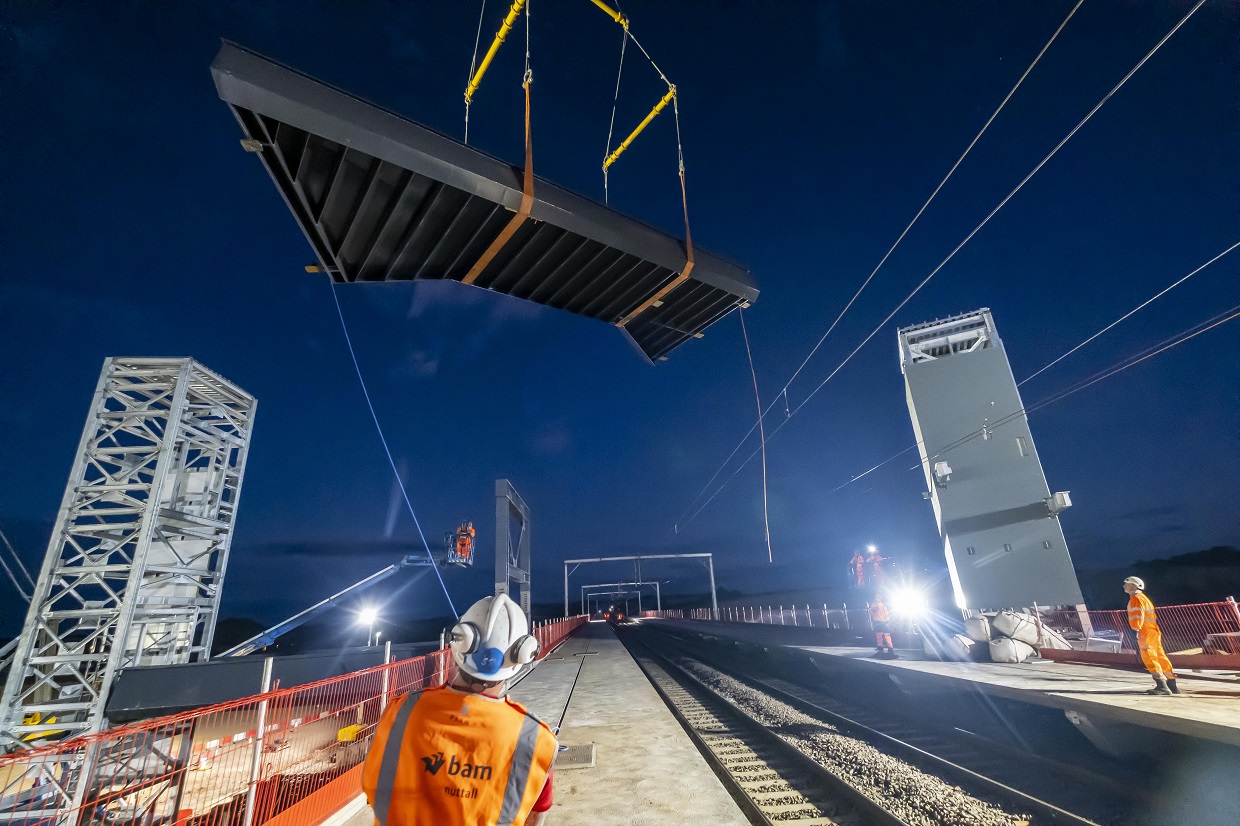 Video: Footbridge installed at new Reston station during 54-hour operation