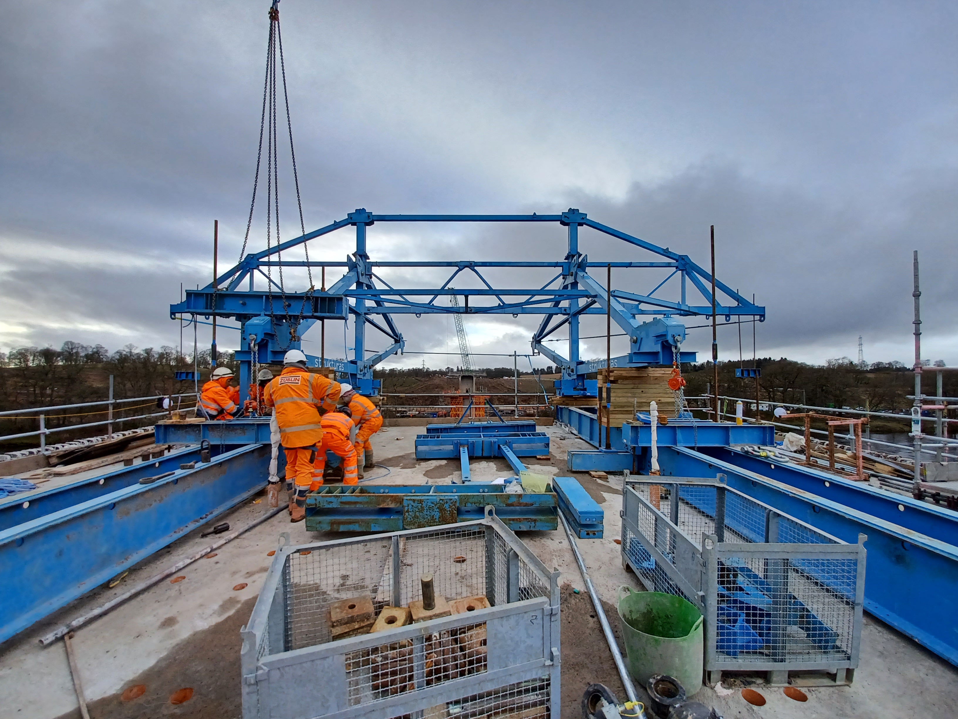 Form Traveller in place at Cross Tay Link Road project