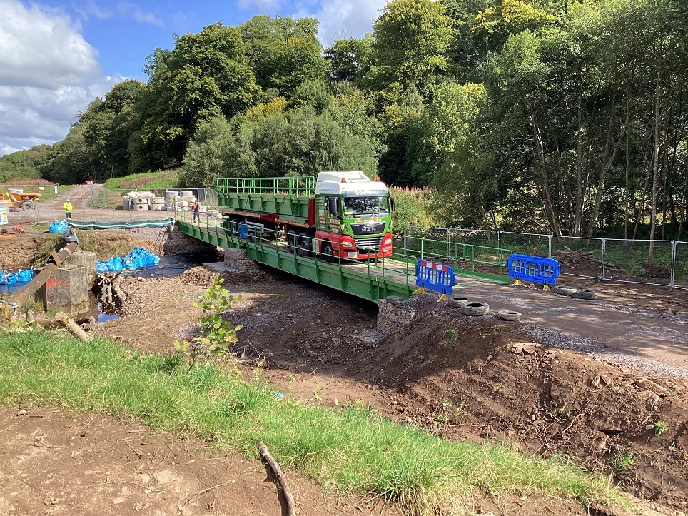 Two Groundforce bridges help APL Construction span watercourse