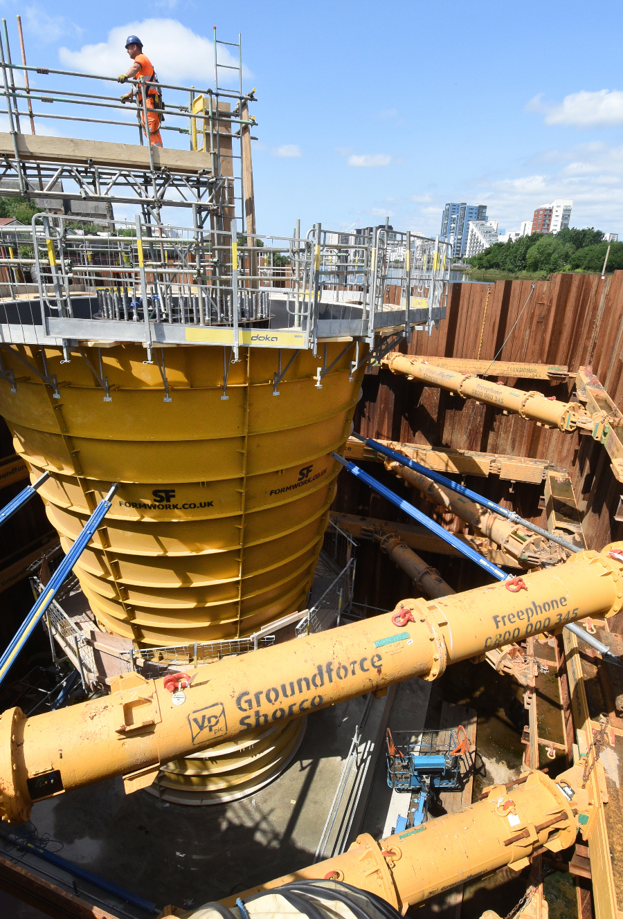 Groundforce Shorco lends support to Glasgow bridge project