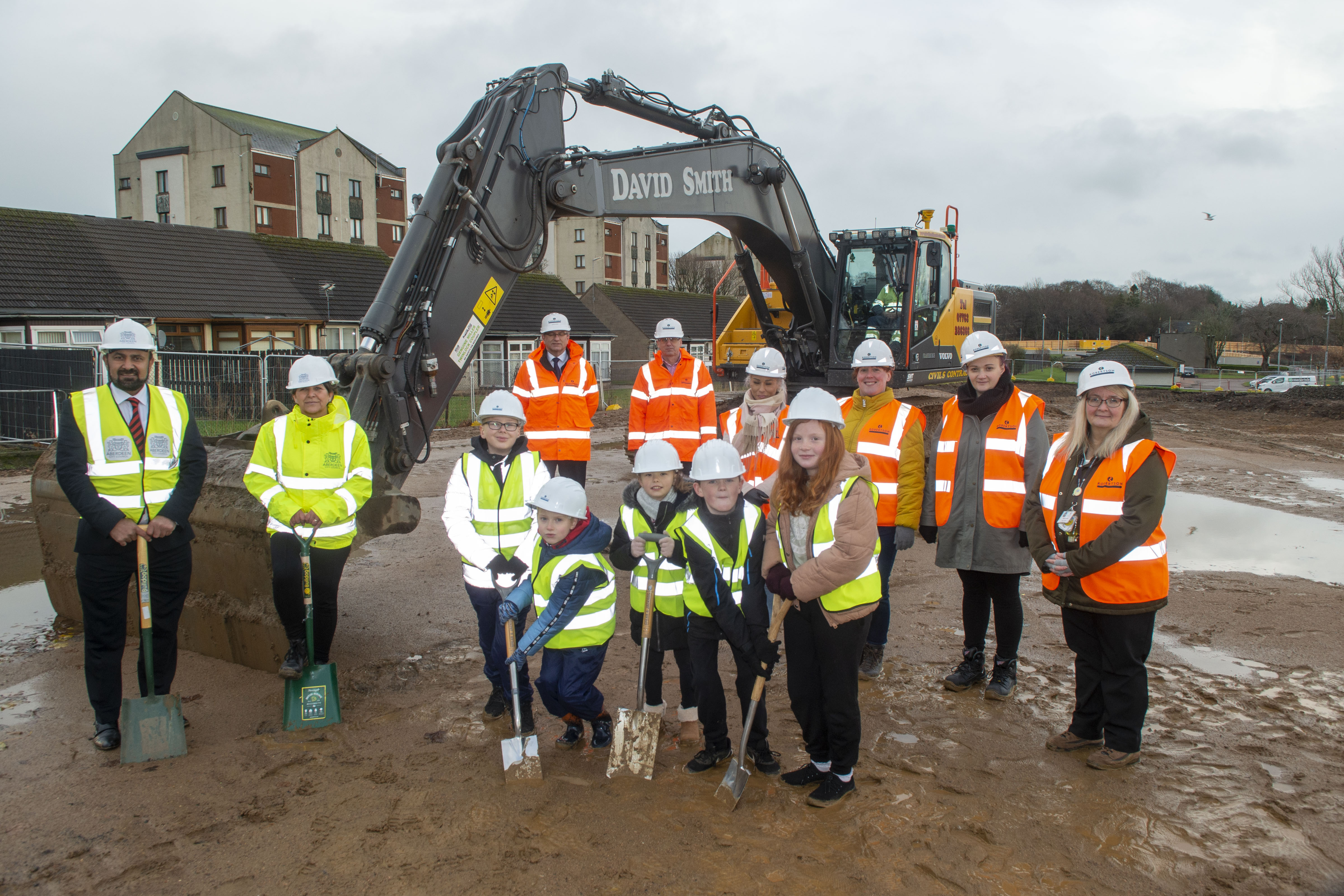 Robertson kicks-starts work on new Aberdeen school