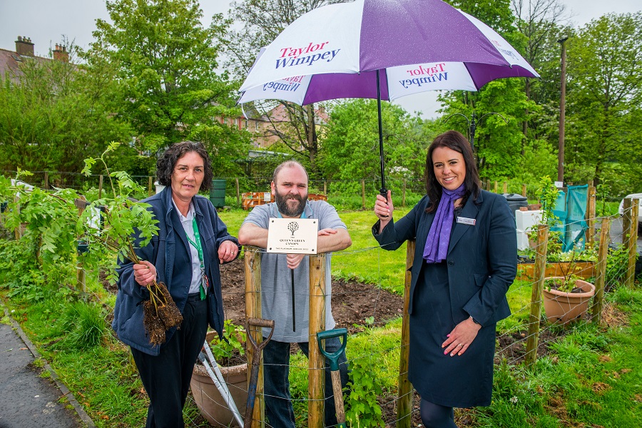 Taylor Wimpey helps Bilston Community Garden ‘grow’