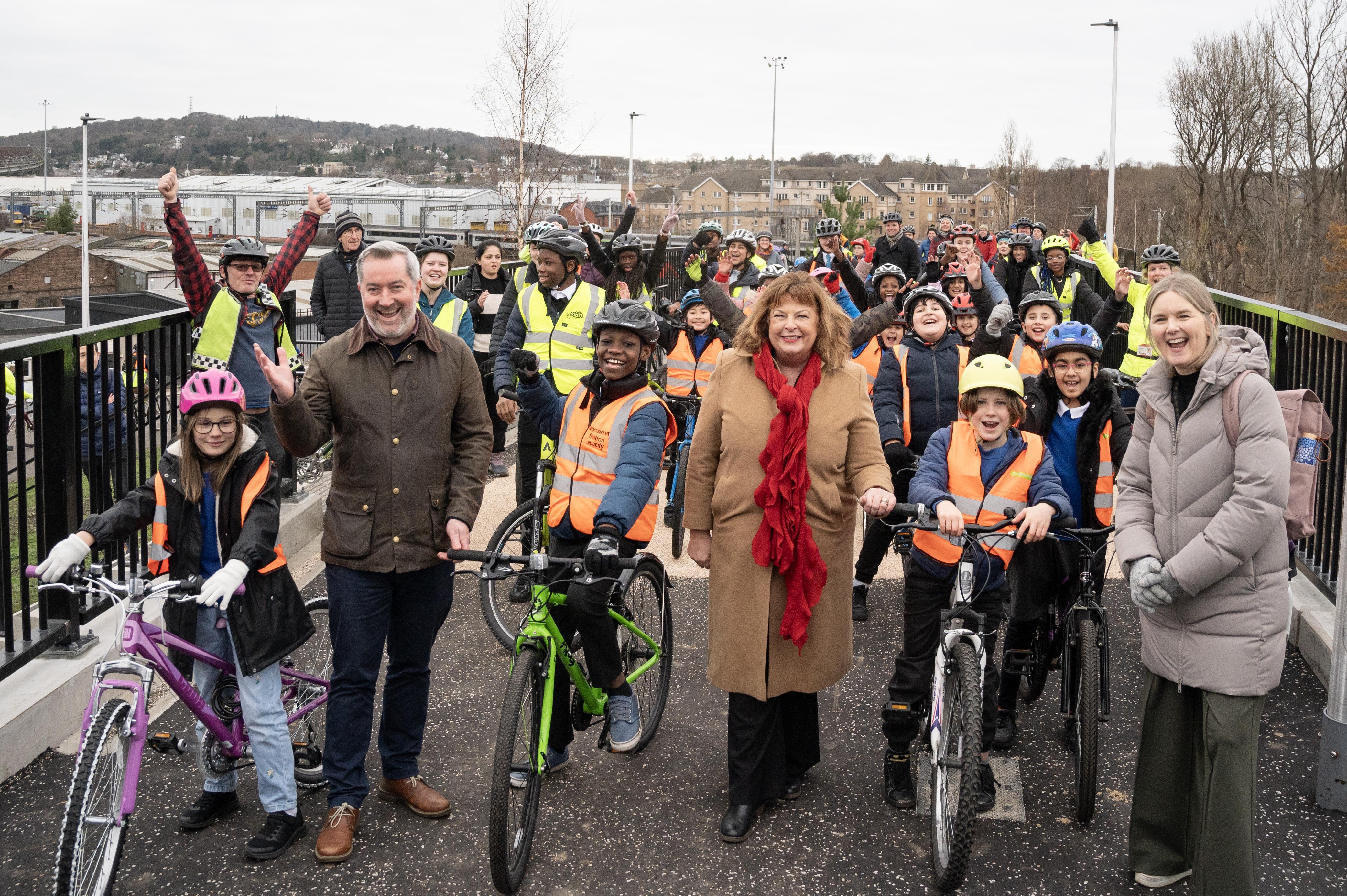 Roseburn to Union Canal active travel route opens to the public