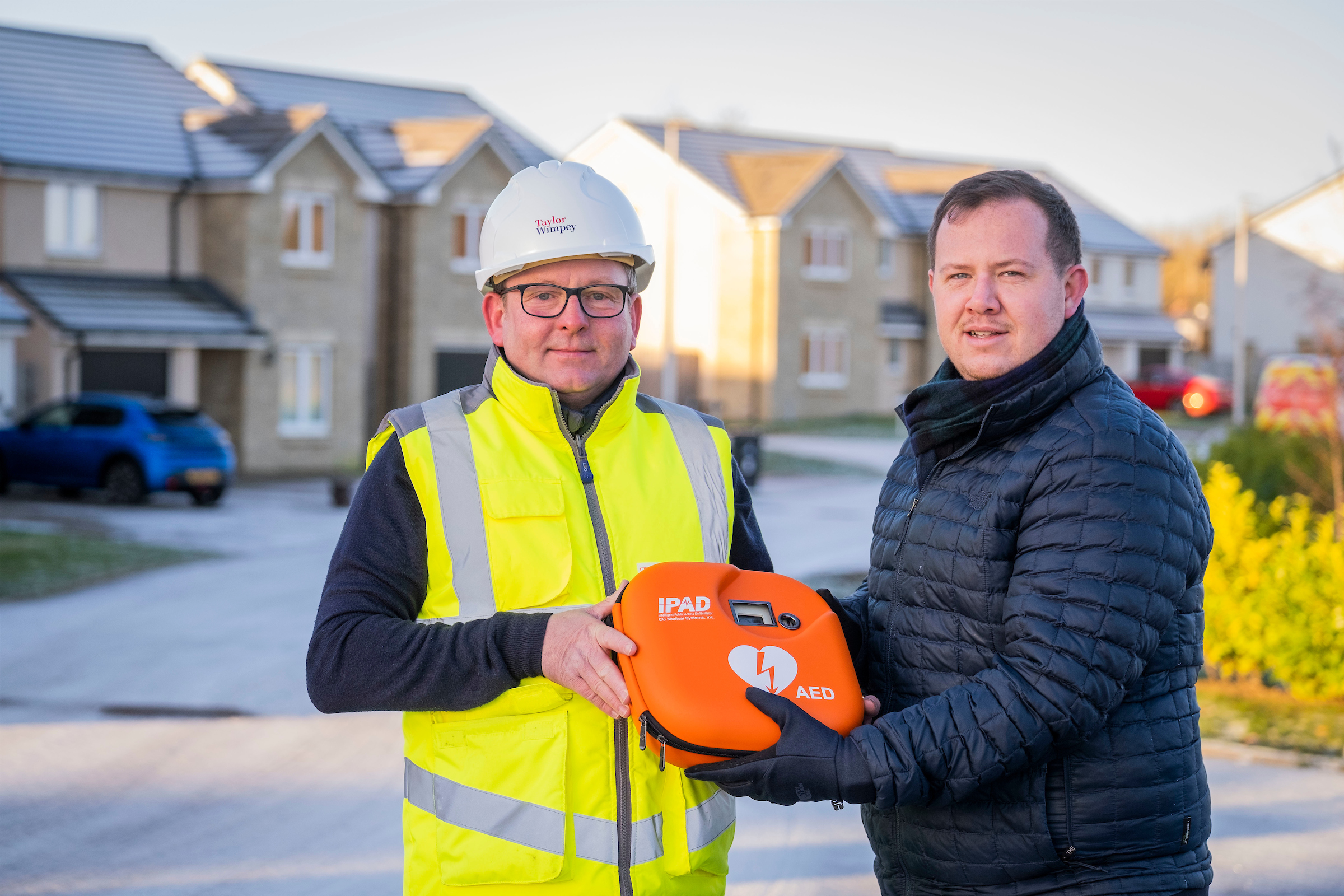 Taylor Wimpey East Scotland donates lifesaving defibrillator in Monifieth