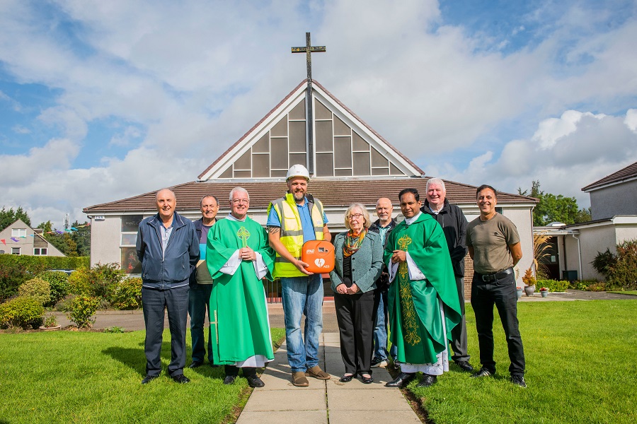 Taylor Wimpey donates lifesaving defibrillator in Whitburn