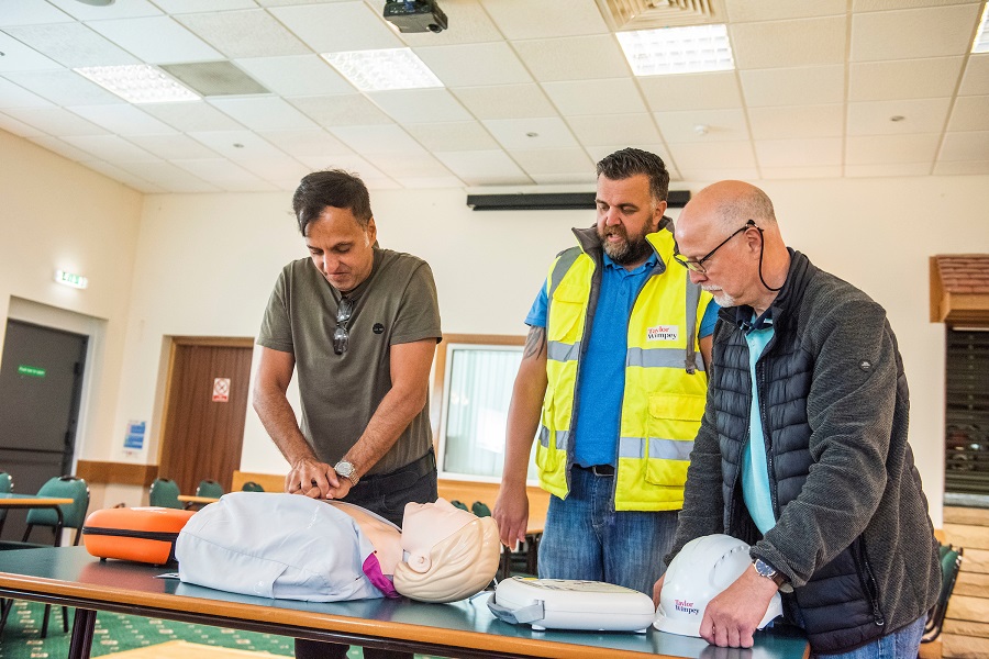 Taylor Wimpey donates lifesaving defibrillator in Whitburn