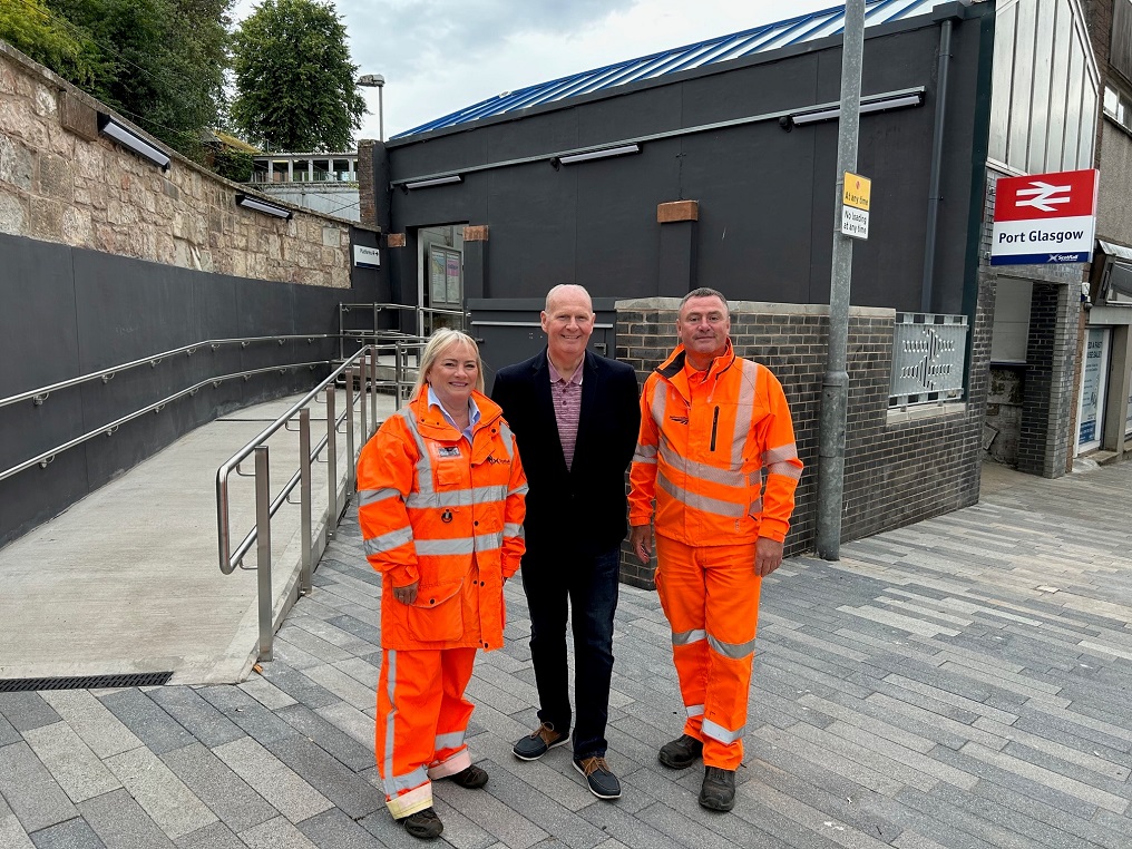 Installations mark further progress for Port Glasgow accessibility project