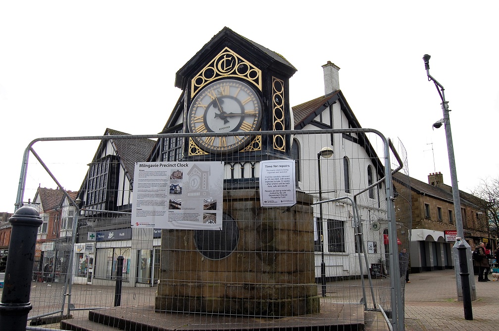 Iconic Milngavie clock temporarily removed for restoration