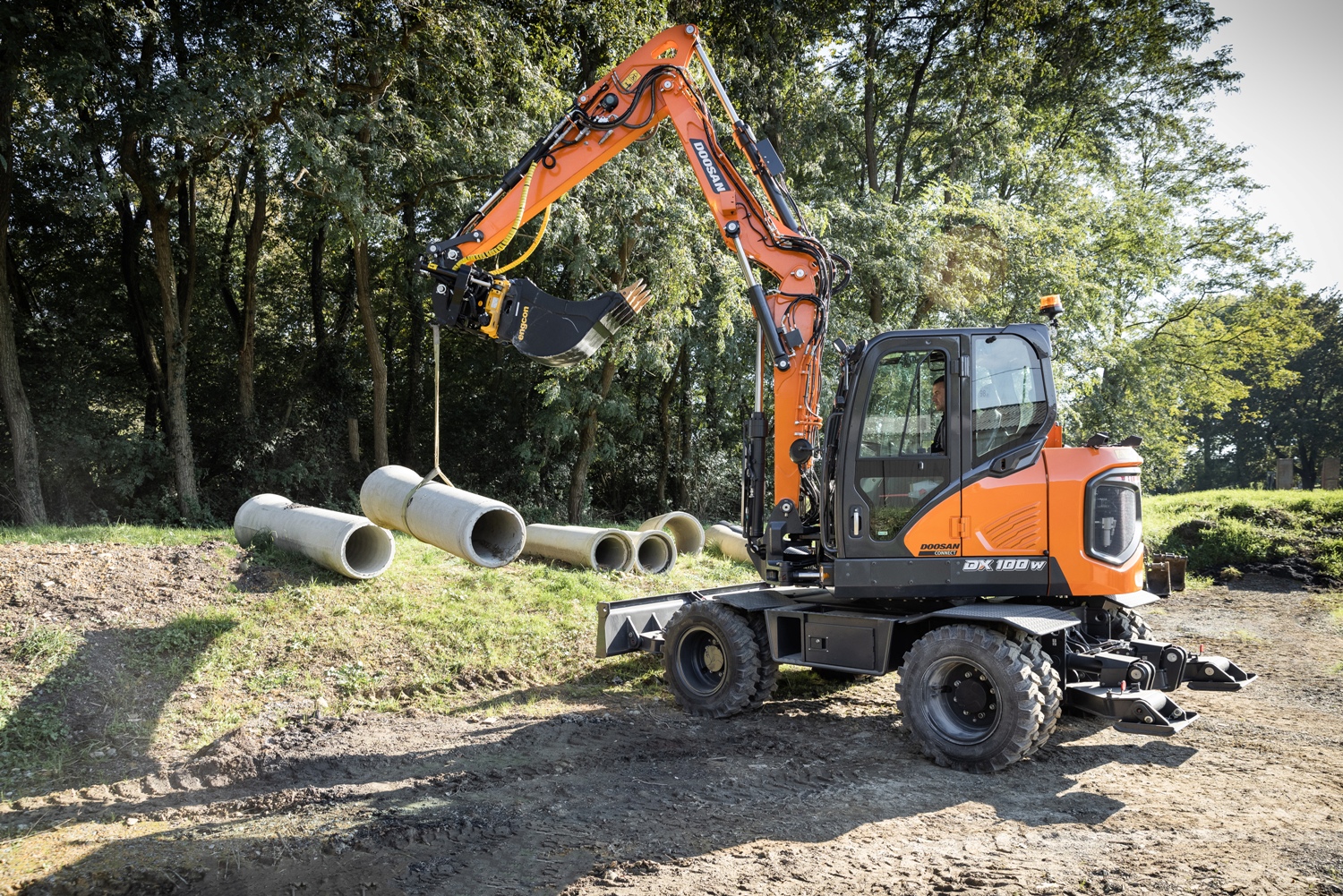 Doosan launches DX100W-7 wheeled excavator for urban work