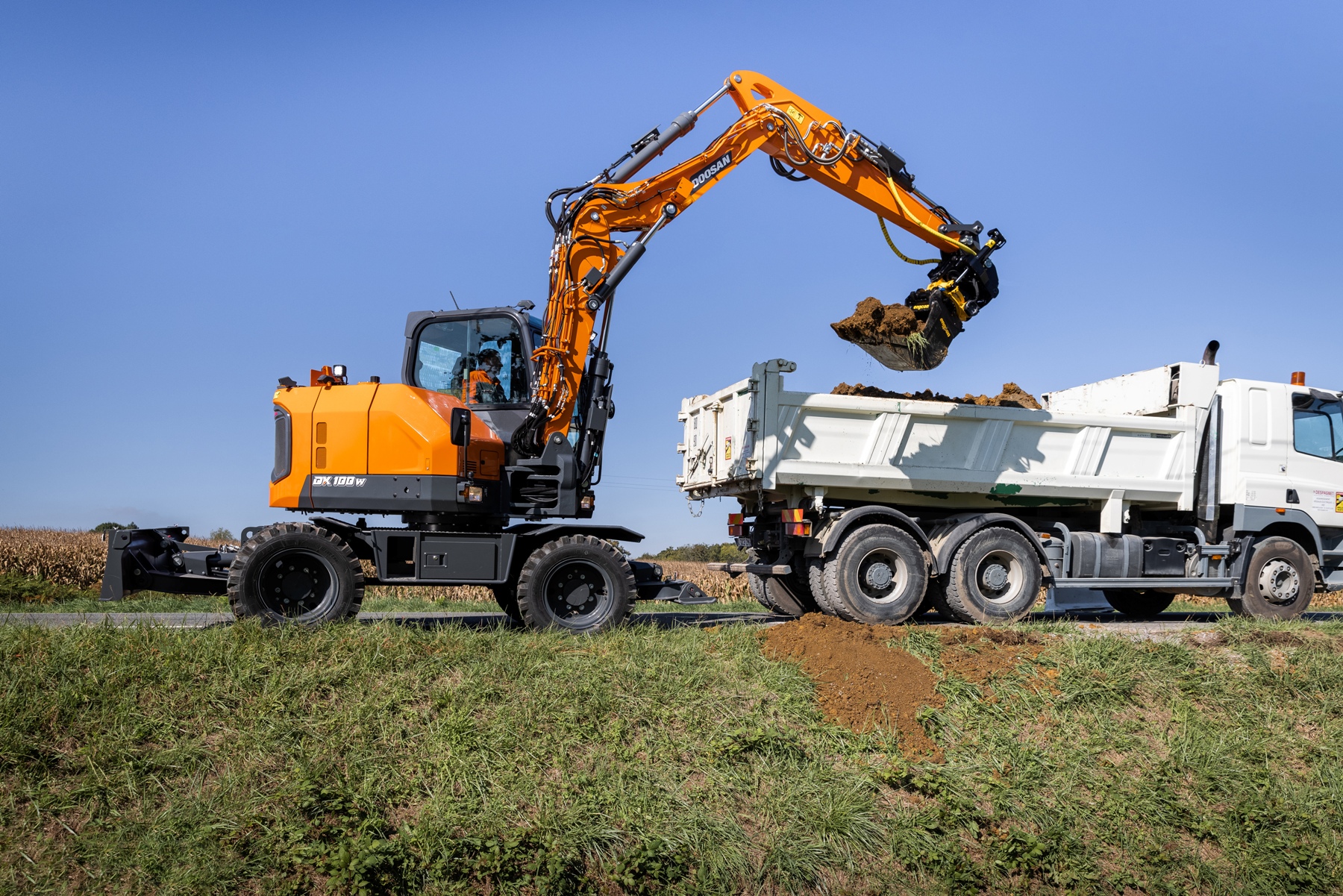 Doosan launches DX100W-7 wheeled excavator for urban work