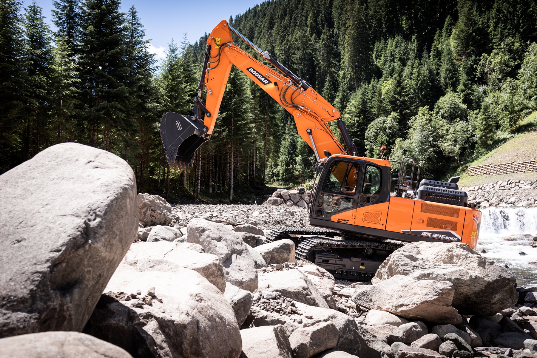 Doosan adds new DX245NHD-7 heavy duty crawler excavator