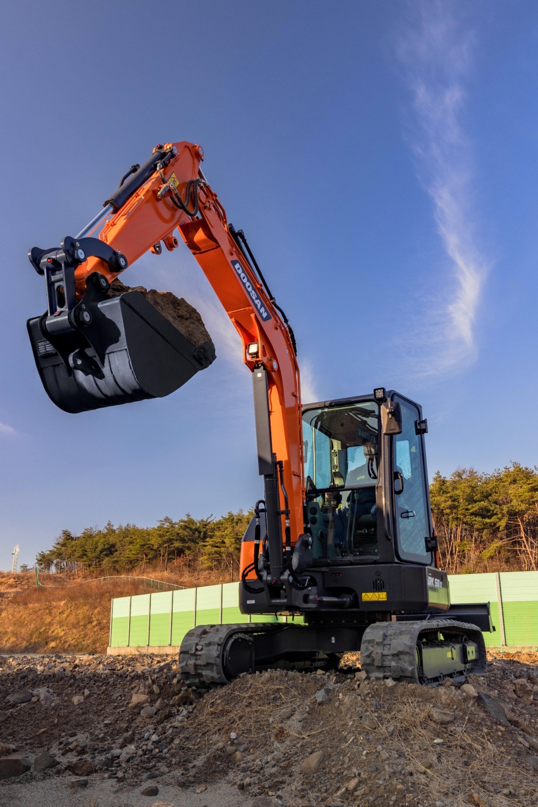 Doosan launches new DX50Z-7 and DX55R-7 mini-excavators