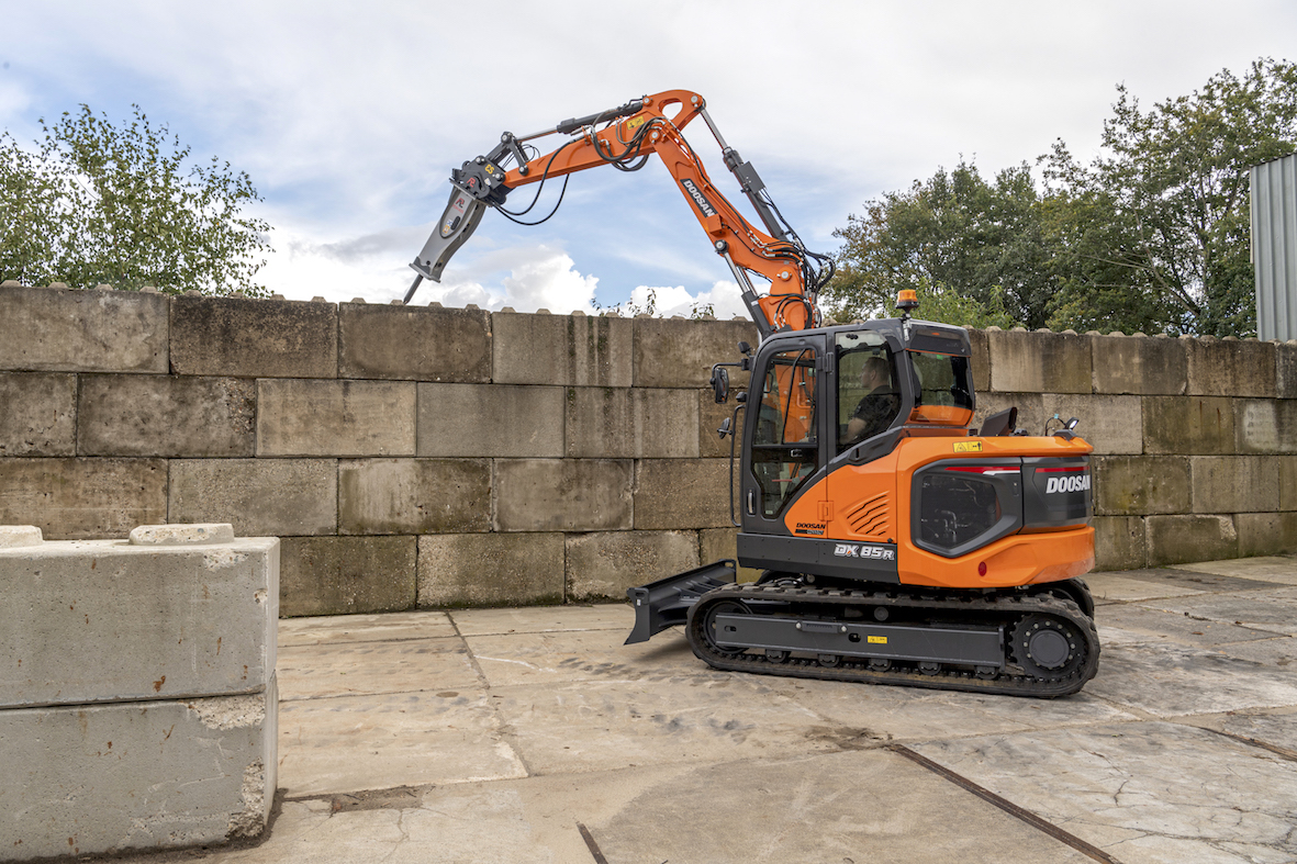 Doosan launches new DX85R-7 8 tonne mini-excavator | Scottish