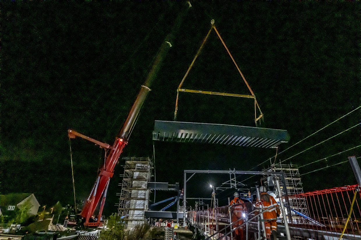 Video: BAM Nuttall installs footbridge at new East Linton station