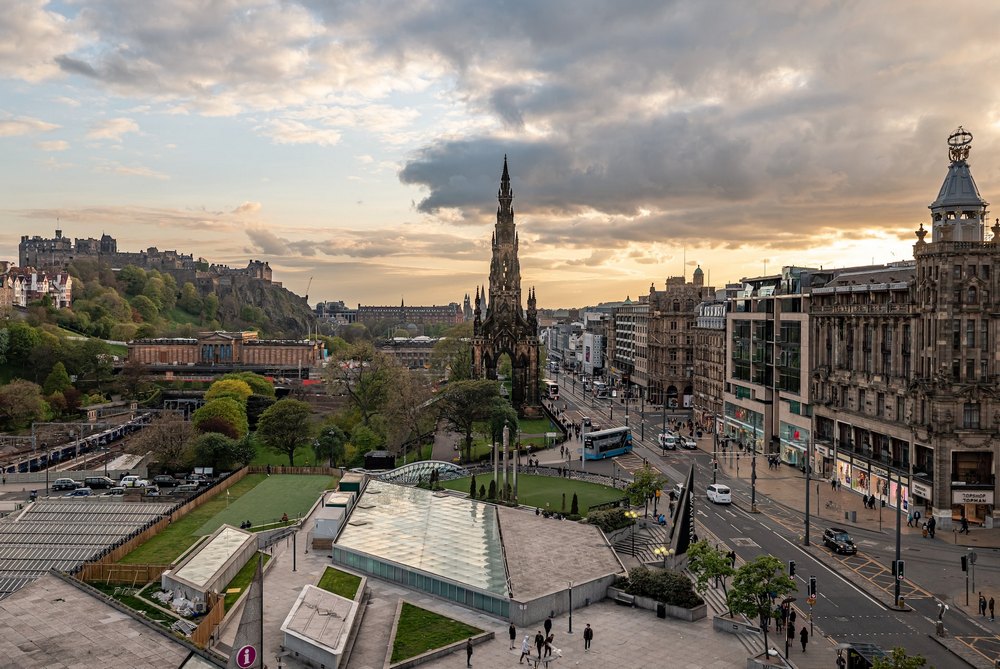 Edinburgh councillors unanimously back controversial aparthotel plan