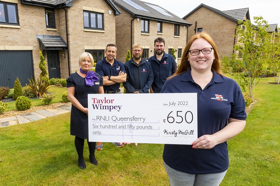 Taylor Wimpey East Scotland donates further £650 to Queensferry RNLI