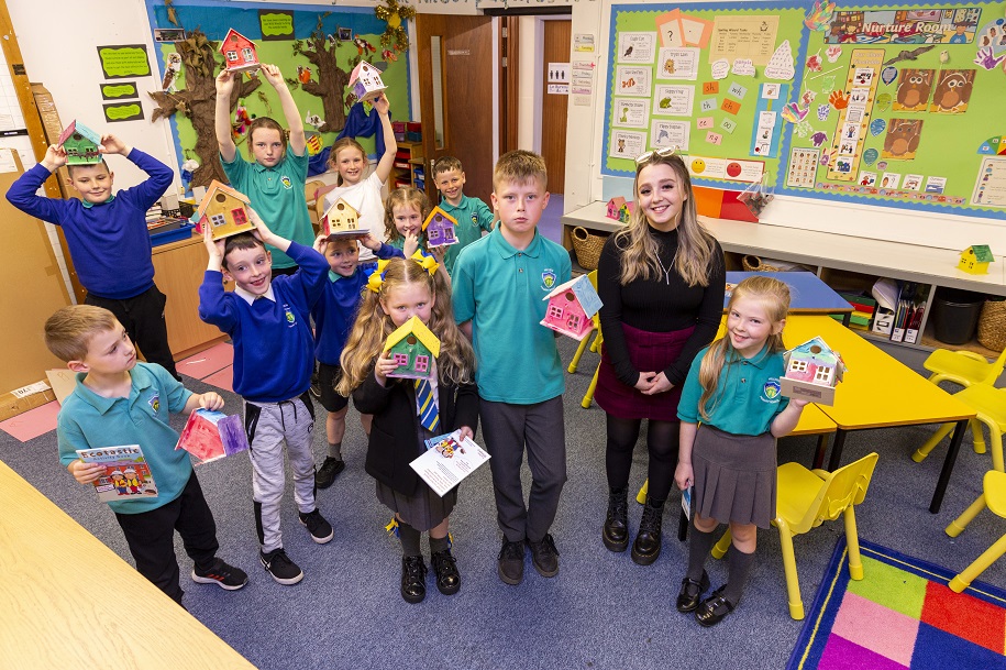 Kids eco-club designs bird boxes for Taylor Wimpey project