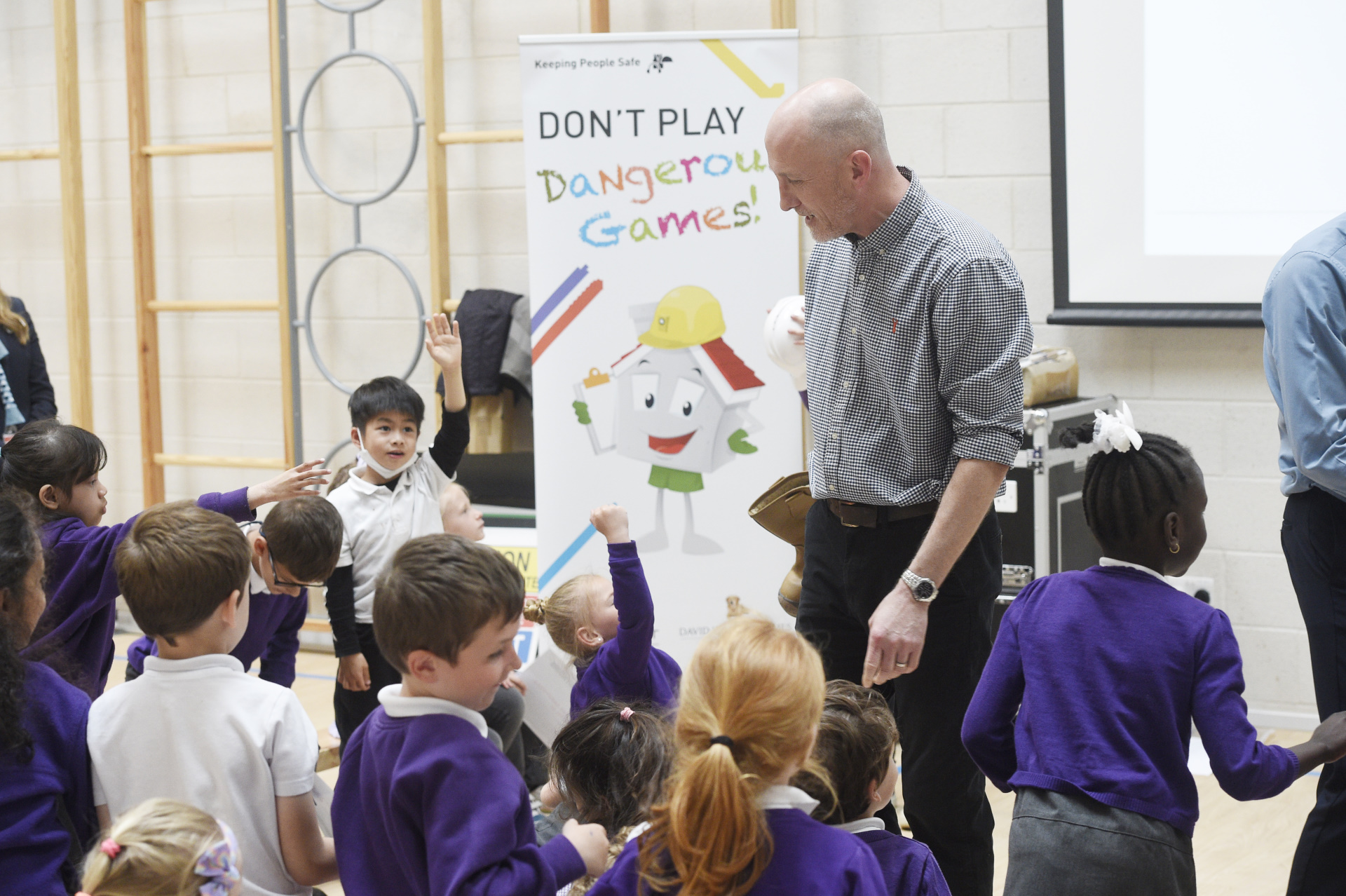 Youngsters learn how to stay safe near Edinburgh site