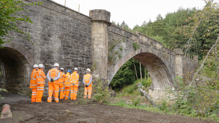 Network Rail delivers £34m investment of bridge protection works