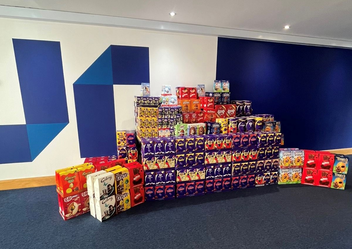 600 children receive Easter eggs donation from JR Group