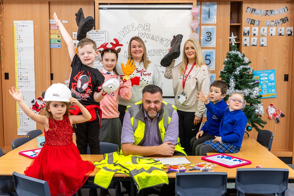 Taylor Wimpey gives lesson in safety to Jacktonhall pupils