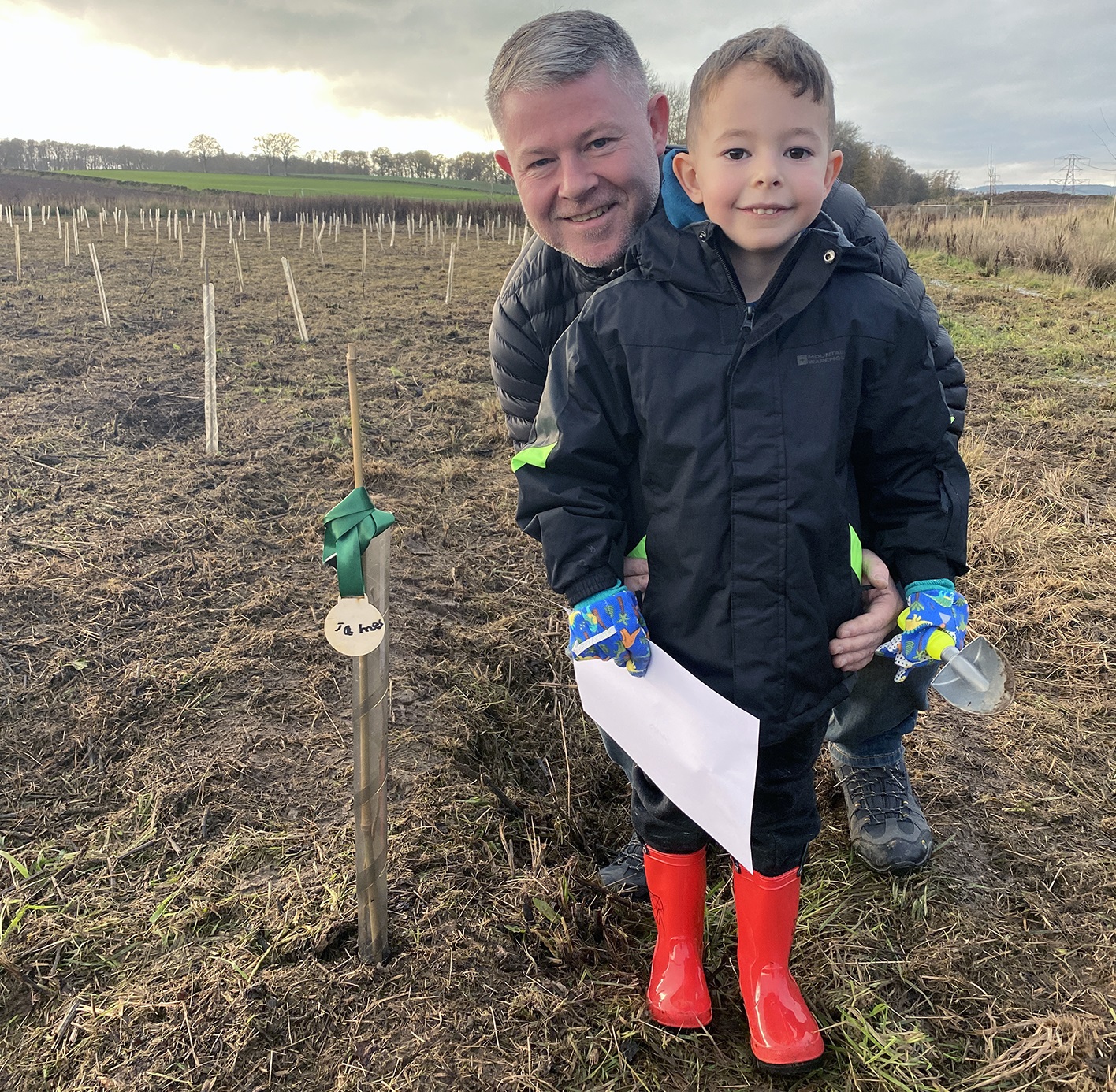 Dykes of Gray community comes together for tree planting