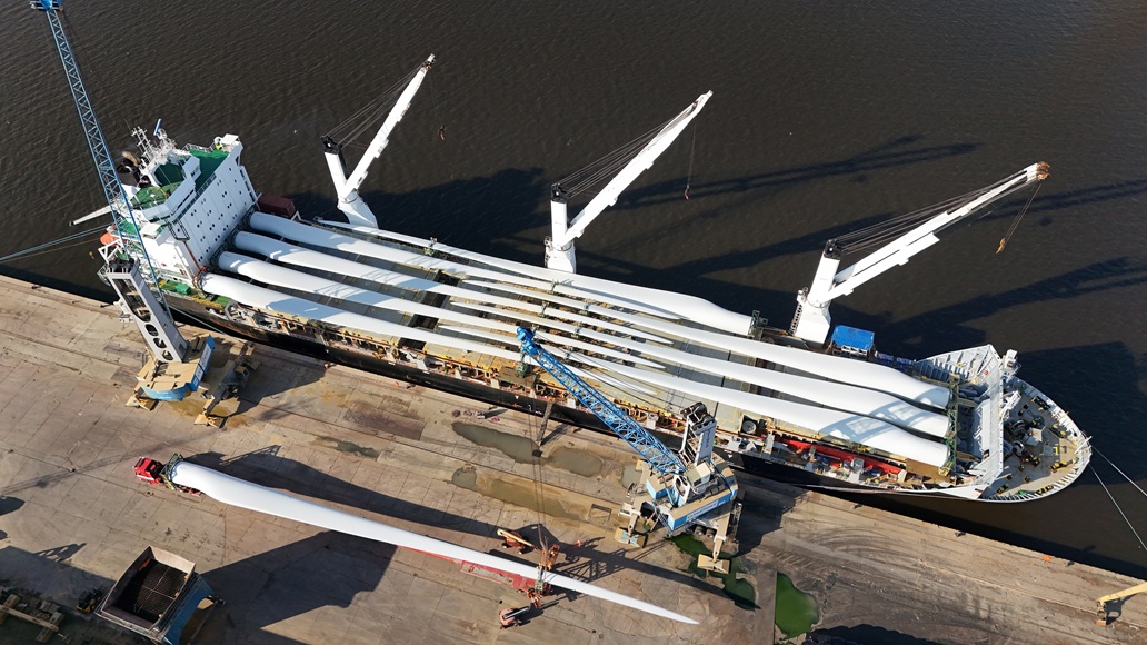 River Clyde renewables port welcomes record wind turbine haul