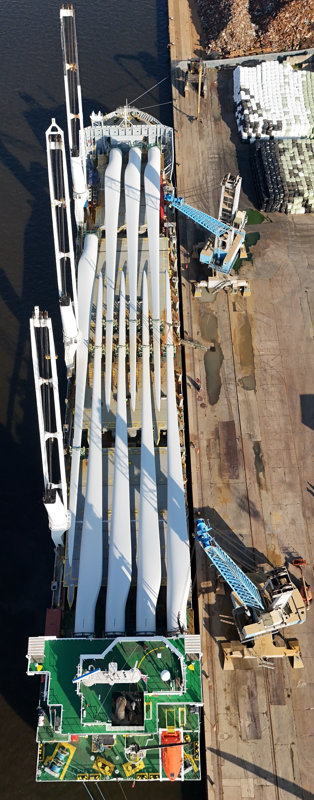 River Clyde renewables port welcomes record wind turbine haul