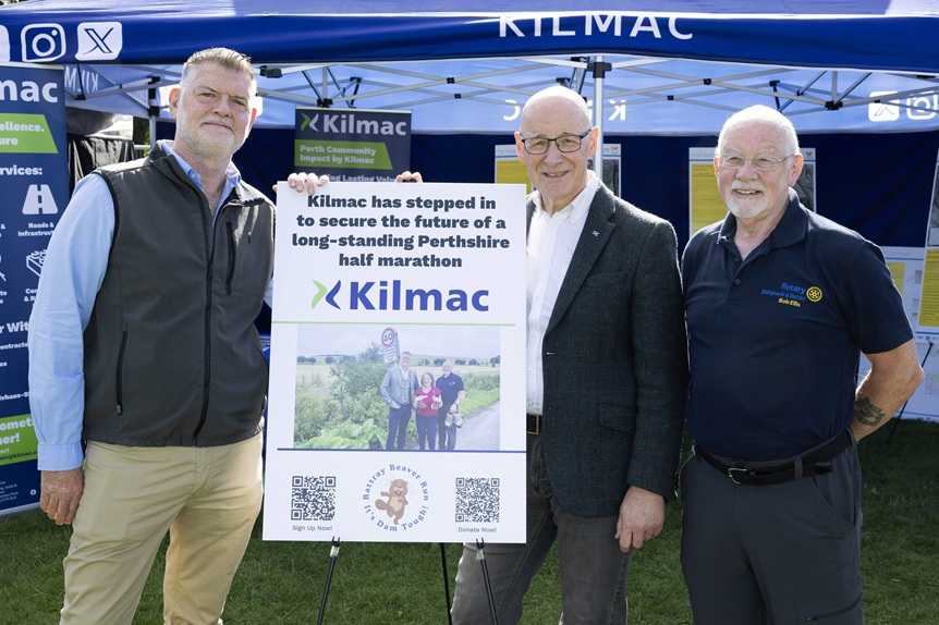 First Minister welcomes Kilmac support for running fundraiser