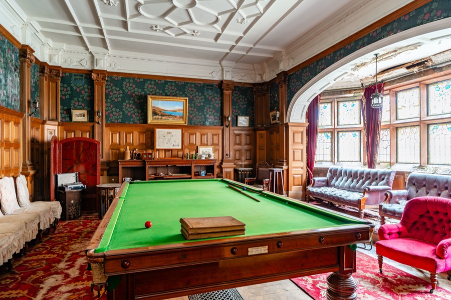 Kinloch Castle put up for sale by NatureScot
