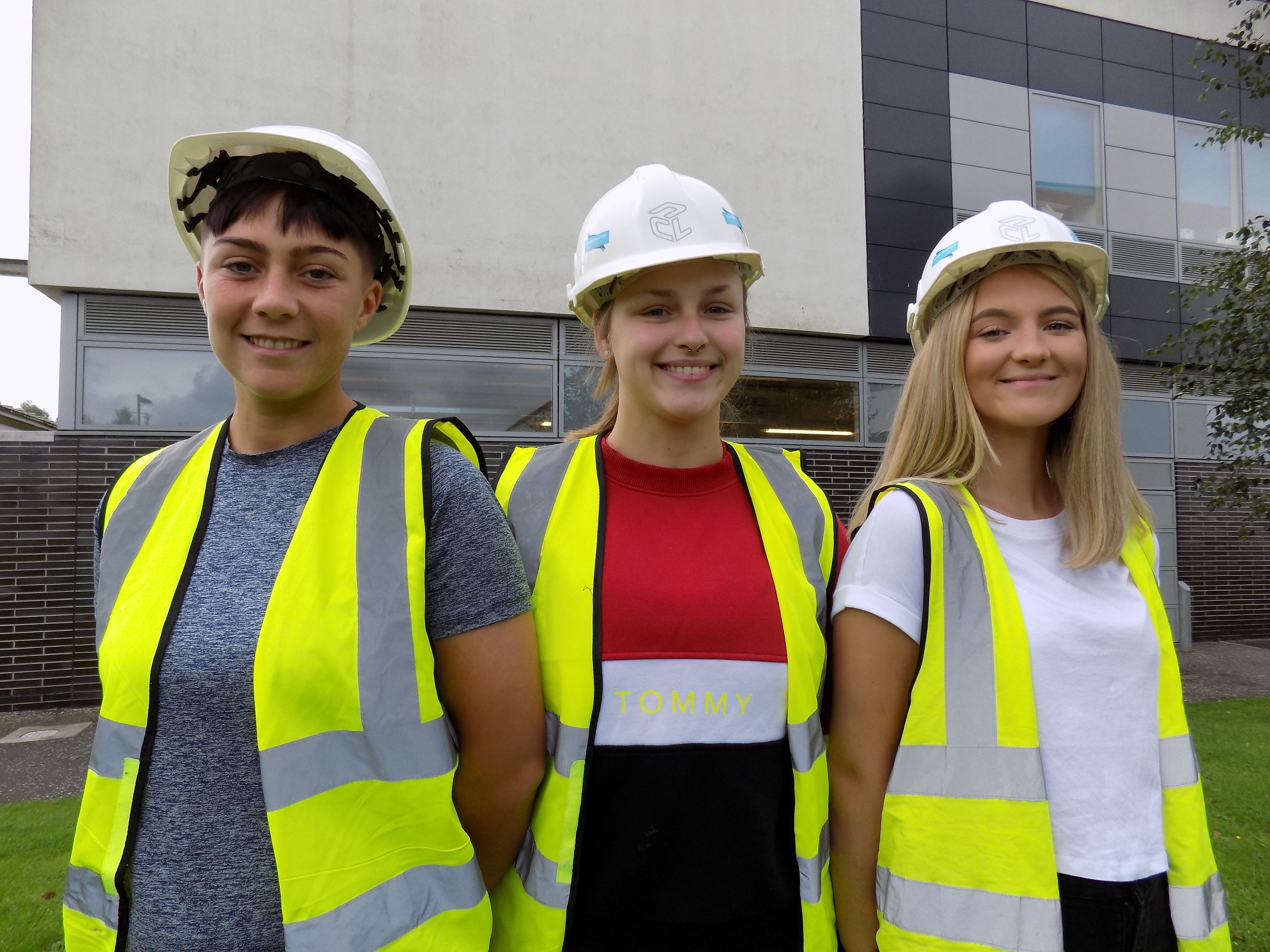Trio of female joinery apprentices commence training with CITB and New College Lanarkshire