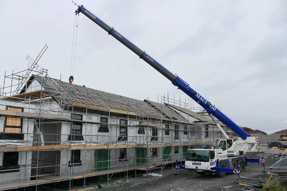 MacLeod Construction invests in new Liebherr LTM