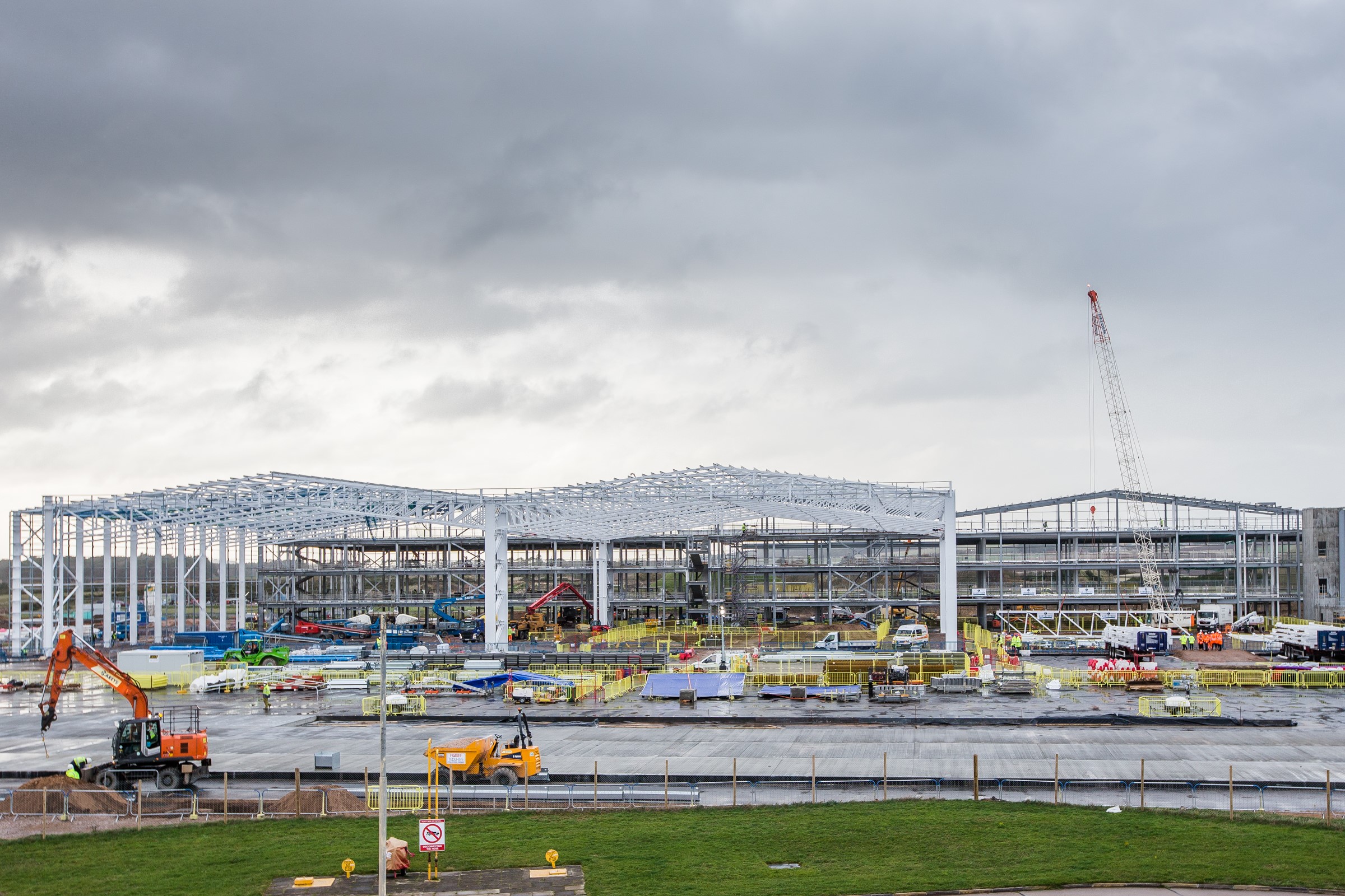 Robertson tops out RAF and Boeing defence aircraft facility in Lossiemouth