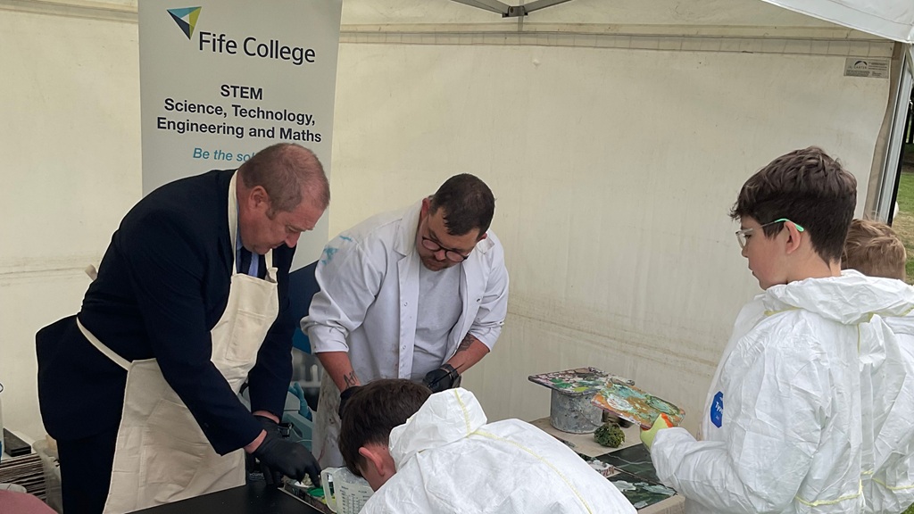 Business minister visits Fife College’s Dunfermline City Campus