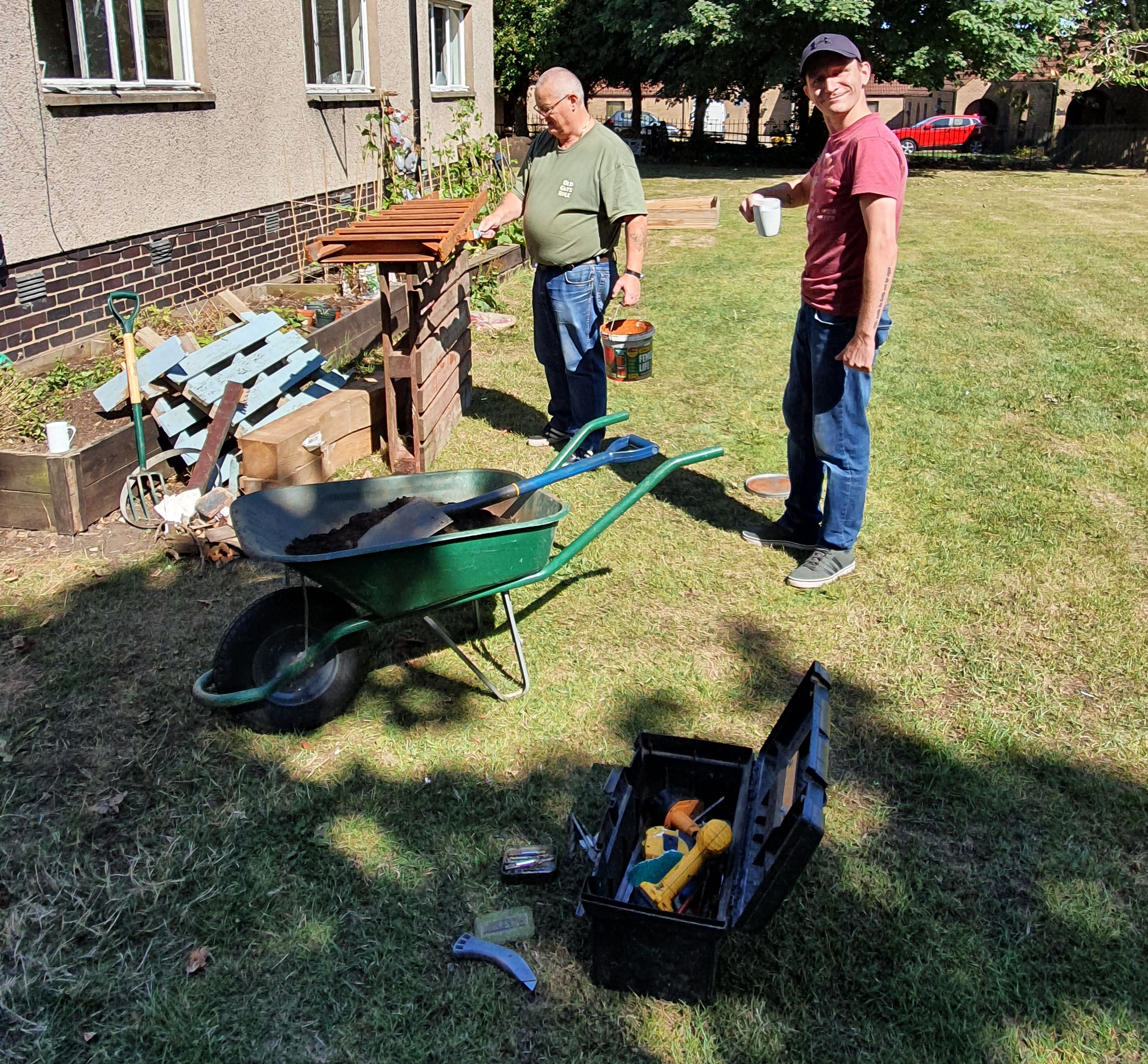 Men’s shed supported with Shawfair soil donation