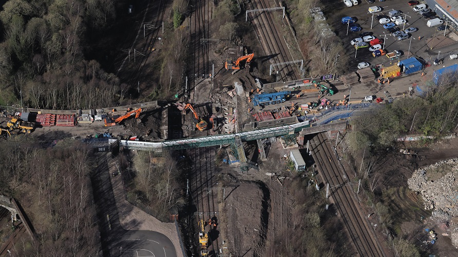 Video: Glasgow bridge demolition sees GBP12.6m rail project take huge step forward