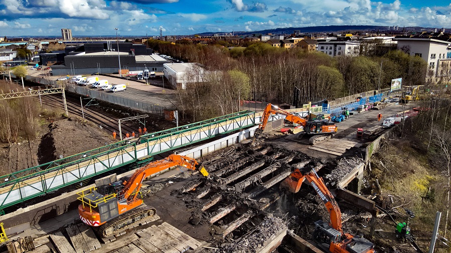 Video: Glasgow bridge demolition sees GBP12.6m rail project take huge step forward