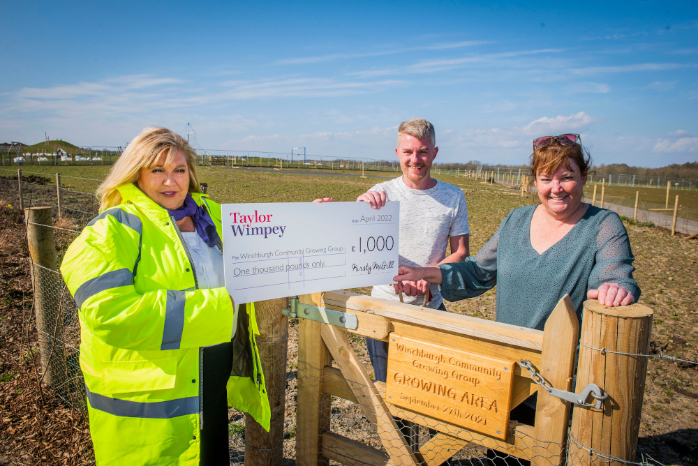 Taylor Wimpey donates £1,000 to Winchburgh Community Growing Group