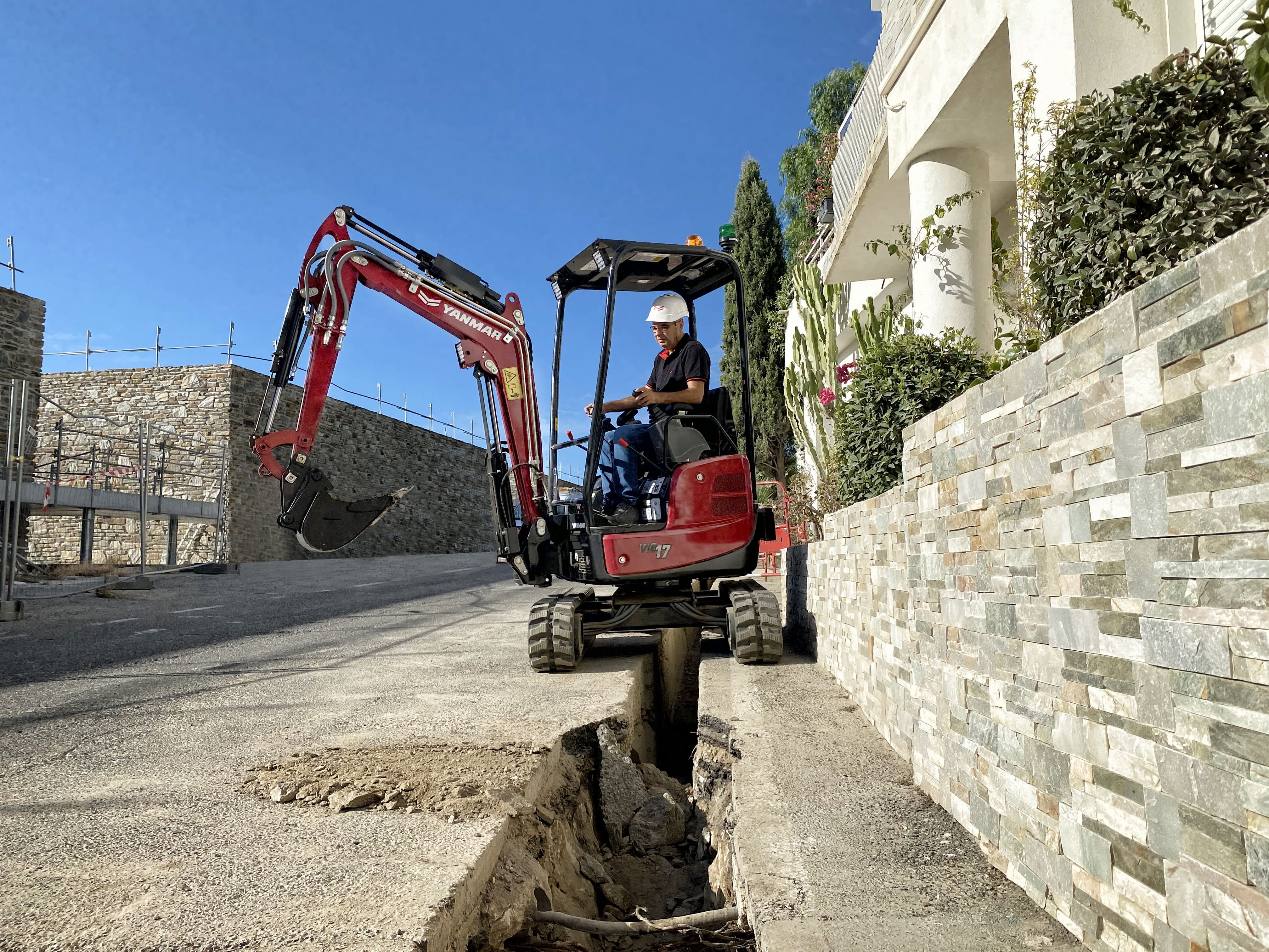 Yanmar unveils next-generation ViO17 mini-excavator