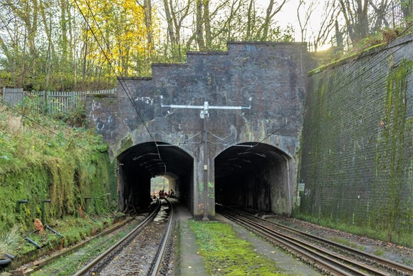 Network Rail invests £1m to replace track between Dalmuir and Yoker